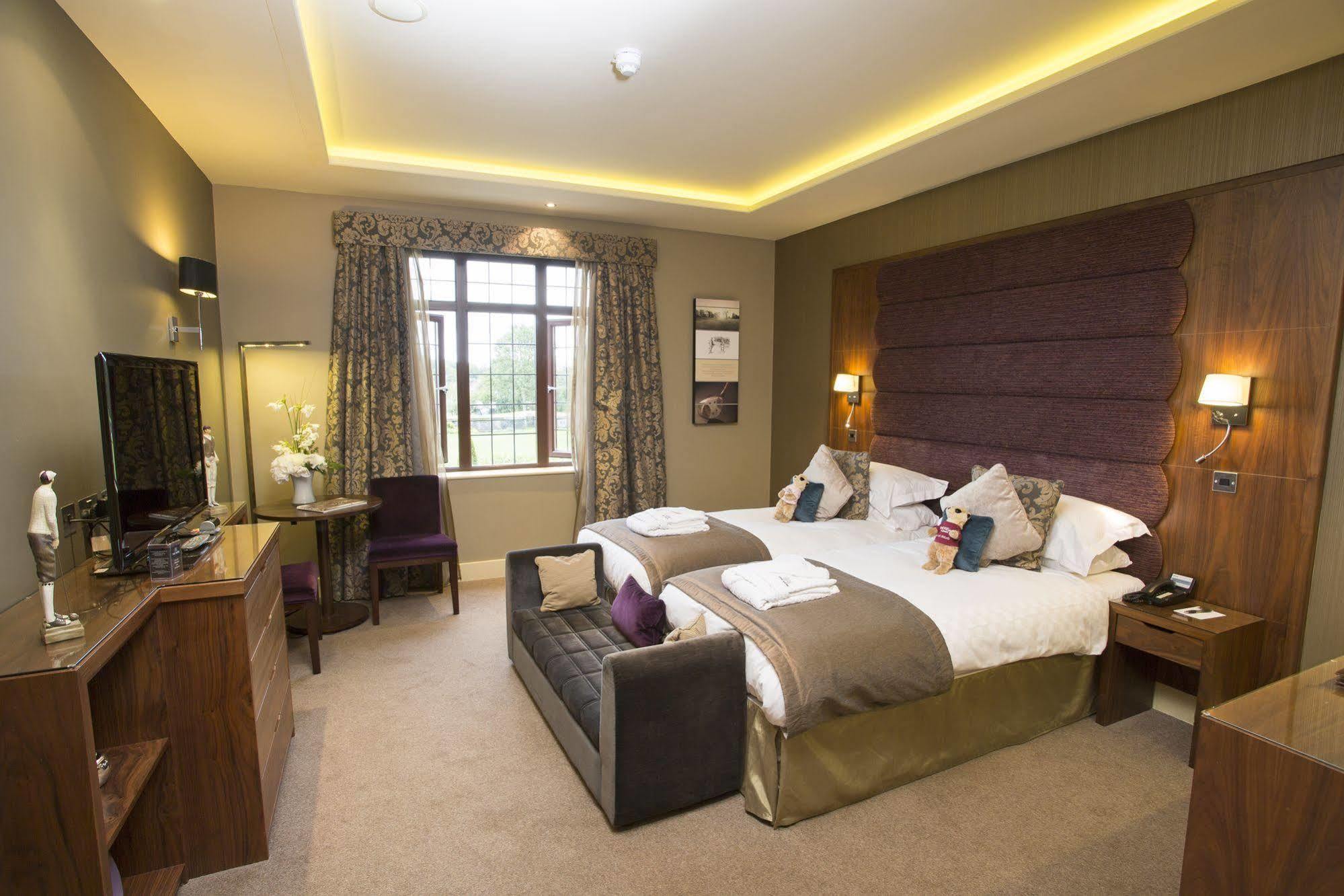 The Mere Golf Resort & Spa Exteriör bild